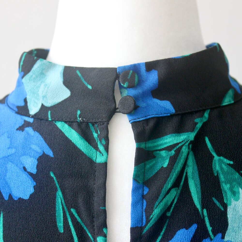 J. Crew Blue Black Floral Short-Sleeve Mock-Neck Whimsigoth Blouse Extra Small - Picture 6 of 10